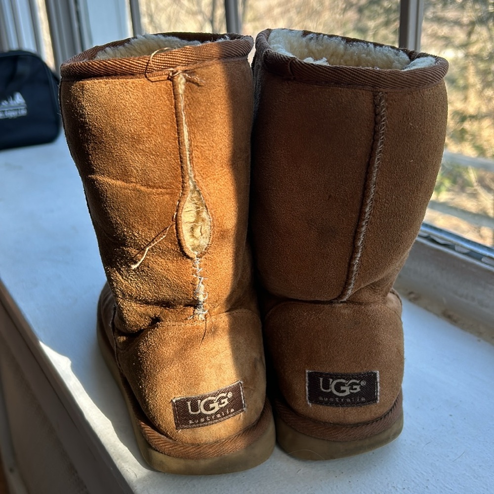 Uggs - Picture 3 of 3